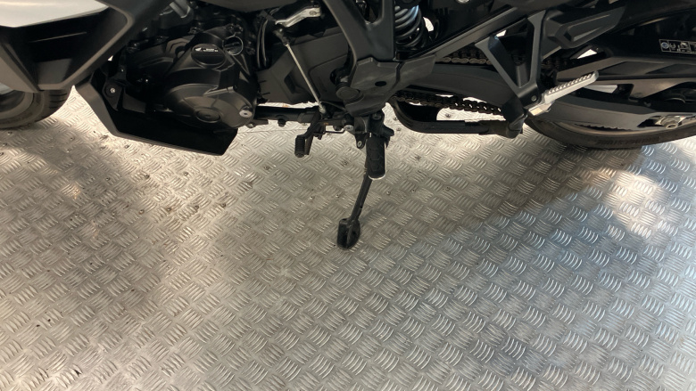 Honda NT1100 Manual (22 Model Year)